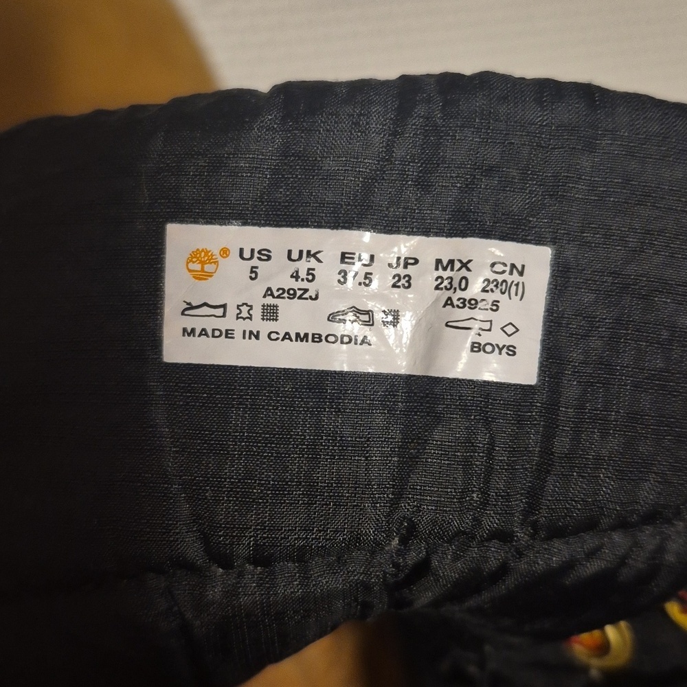 TIMBERLAND Black Puffer Boot with Wheat color Leather - 7 - Picture 10 of 12